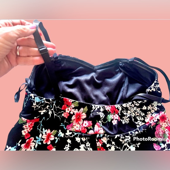 NWOT Torrid Black & floral Top Sz L - Picture 7 of 11